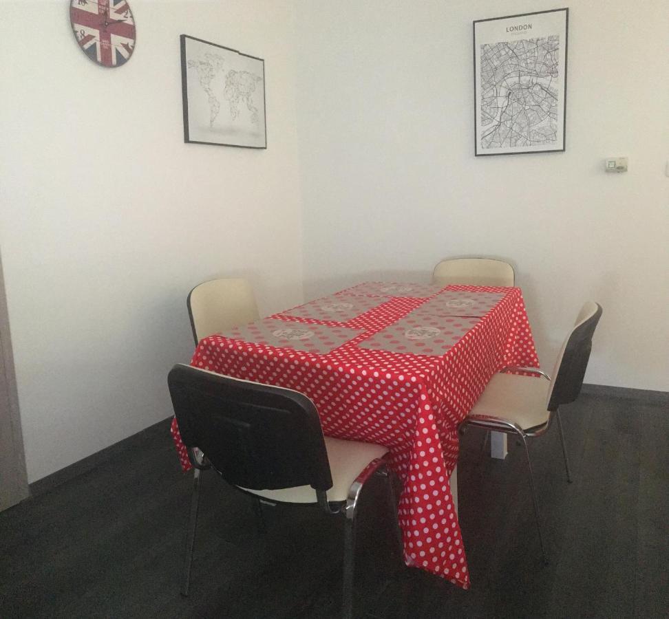 Buckingham Palace Apartman, Debrecen Eksteriør bilde
